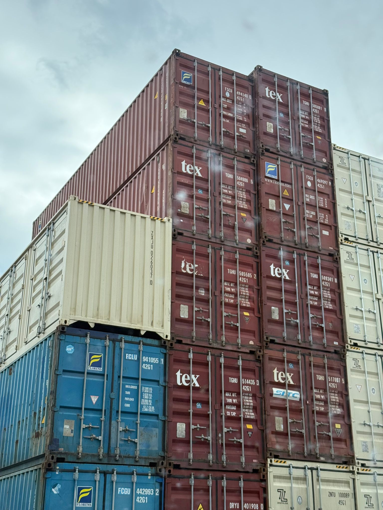 40ft used standard shipping containers stacked at Lyonheart Containers yard Ontario